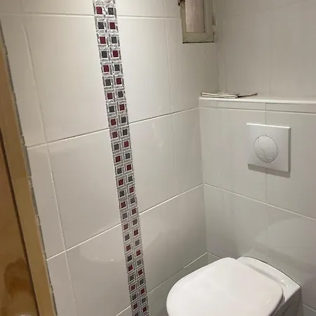 Apartment Ravissant Studio Au Centre De Les Pin Proche Marseille, Aix, Toulon, Plages *