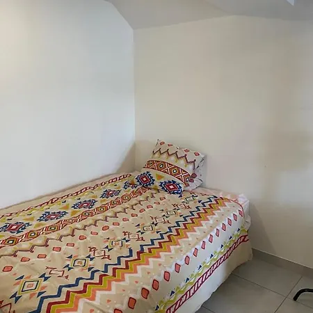 Apartment Ravissant Studio Au Centre De Les Pin Proche Marseille, Aix, Toulon, Plages