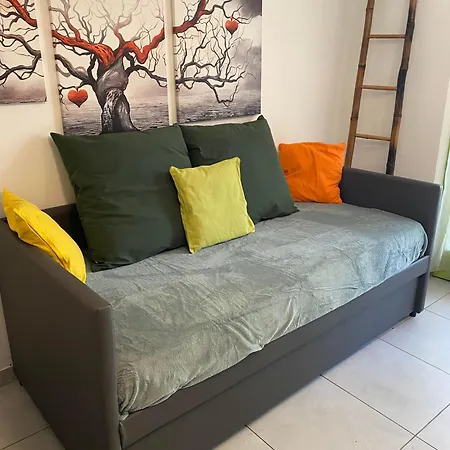Ravissant Studio Au Centre De Les Pin Proche Marseille, Aix, Toulon, Plages Apartment *